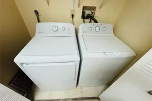 3449 NW 44th St, Lauderdale Lakes, FL 33309 - Photo 13