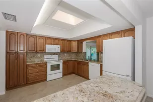 1940 NW 107th Ave, Pembroke Pines, FL 33026 - Photo 9