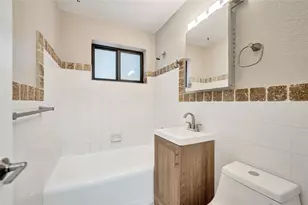 37 NE 26th St, Wilton Manors, FL 33305 - Photo 17