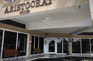 1200 Hibiscus Ave, Pompano Beach, FL 33062 - Photo 15