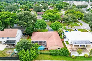 9861 NW 28th Pl, Coral Springs, FL 33065 - Photo 33