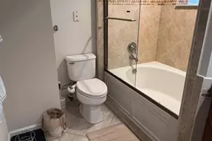 3215 NE 184th St, North Miami Beach, FL 33160 - Photo 11