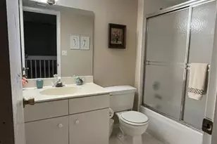 9702 NW 23rd Ct, Pembroke Pines, FL 33024 - Photo 17