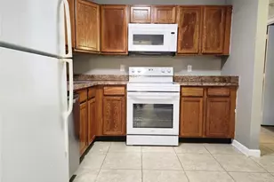 475 SE 8th St, Deerfield Beach, FL 33441 - Photo 7