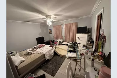 418  Alamanda Dr, Hallandale Beach, FL 33009 - Photo 11