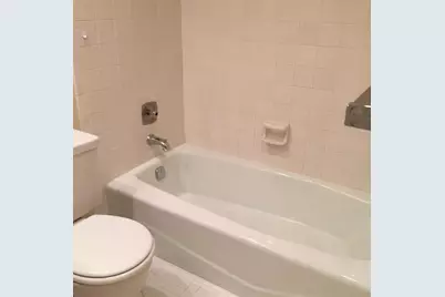 10740 S Golfview Dr, Pembroke Pines, FL 33026 - Photo 23