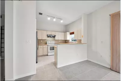 13761 N Garden Cove Cir, Davie, FL 33325 - Photo 19