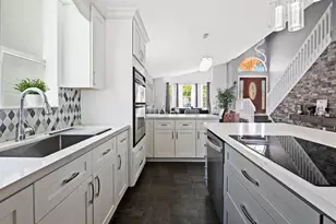 338 NW 152nd Ln, Pembroke Pines, FL 33028 - Photo 9