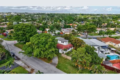 3565  Lloyd Dr, Fort Lauderdale, FL 33309 - Photo 3