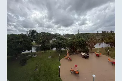 2901 NW 46th Ave, Unit #305, Lauderdale Lakes, FL 33313 - Photo 9