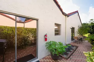 8020 Eastlake Dr, Boca Raton, FL 33433 - Photo 9