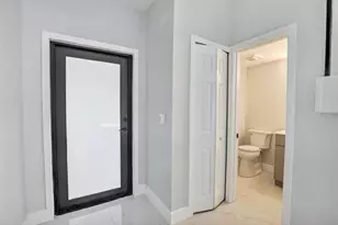 387 SW 163rd Ave, Pembroke Pines, FL 33027 - Photo 9