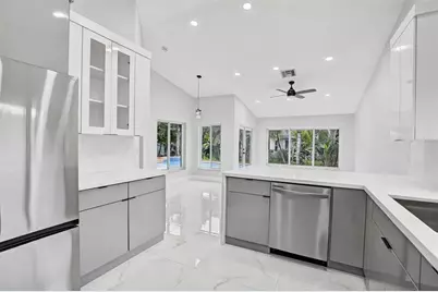 387 SW 163rd Ave, Pembroke Pines, FL 33027 - Photo 17