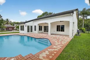 387 SW 163rd Ave, Pembroke Pines, FL 33027 - Photo 3