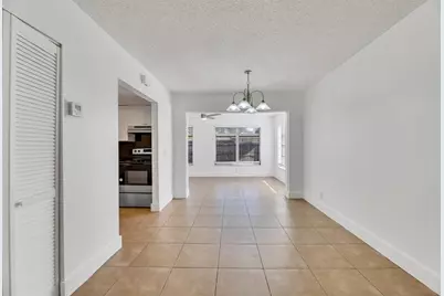 180 SW 78th Ave, Margate, FL 33068 - Photo 9