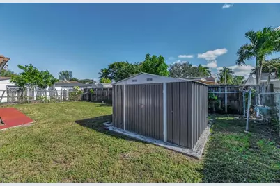 180 SW 78th Ave, Margate, FL 33068 - Photo 37