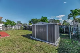 180 SW 78th Ave, Margate, FL 33068 - Photo 37