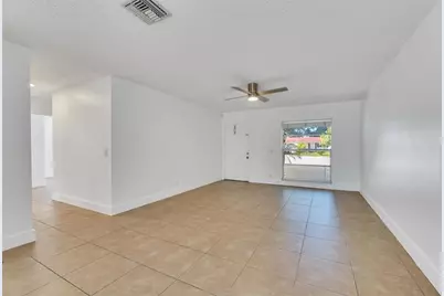 180 SW 78th Ave, Margate, FL 33068 - Photo 5