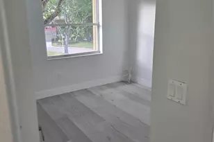 580 NW 87th Way, Coral Springs, FL 33071 - Photo 9