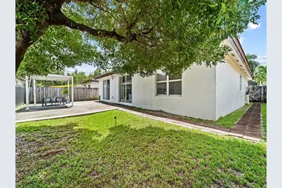 14815 SW 28th Ln, Miami, FL 33185 - Photo 17