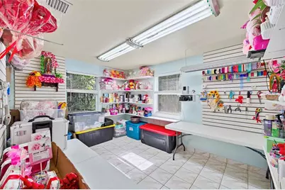 946  Alamanda Rd, West Palm Beach, FL 33405 - Photo 47