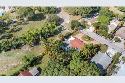 946  Alamanda Rd, West Palm Beach, FL 33405 - Photo 29