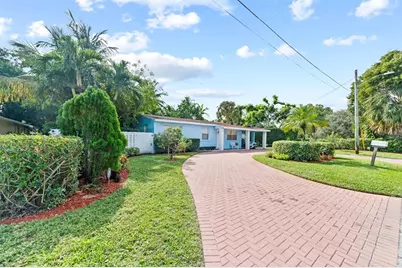 946  Alamanda Rd, West Palm Beach, FL 33405 - Photo 17