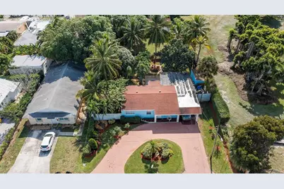 946  Alamanda Rd, West Palm Beach, FL 33405 - Photo 3