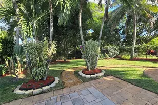 946 Alamanda Rd, West Palm Beach, FL 33405 - Photo 21