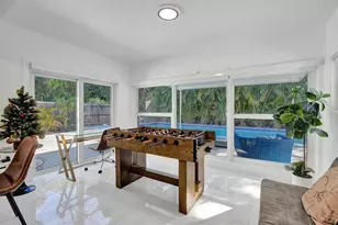 1050 NE 150th St, Miami, FL 33161 - Photo 25