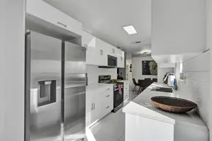 1050 NE 150th St, Miami, FL 33161 - Photo 17