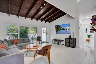 1050 NE 150th St, Miami, FL 33161 - Photo 5