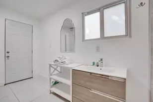 1050 NE 150th St, Miami, FL 33161 - Photo 45