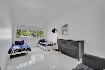 1050 NE 150th St, Miami, FL 33161 - Photo 33