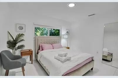 1050 NE 150th St, Miami, FL 33161 - Photo 39