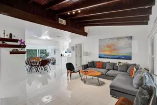 1050 NE 150th St, Miami, FL 33161 - Photo 9