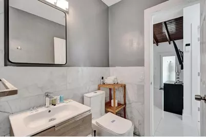 1050 NE 150th St, Miami, FL 33161 - Photo 37