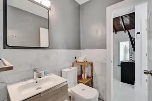 1050 NE 150th St, Miami, FL 33161 - Photo 37