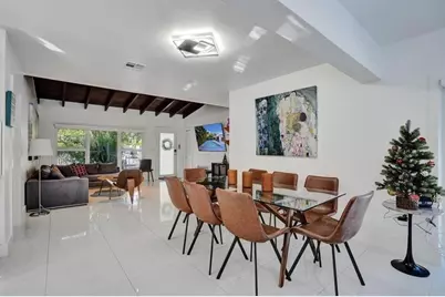 1050 NE 150th St, Miami, FL 33161 - Photo 13