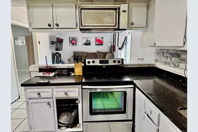 8212 NW 74th Ter, Tamarac, FL 33321 - Photo 9