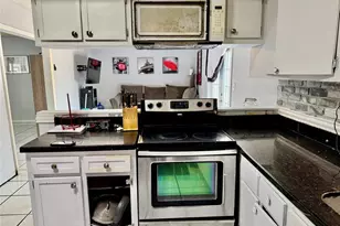 8212 NW 74th Terrace, Tamarac, FL 33321 - Photo 9