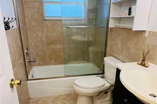 2404 NE 33 Ave Unit, Fort Lauderdale, FL 33305 - Photo 9