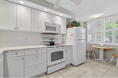 985 SE 19 Ave, Unit #204, Deerfield Beach, FL 33441 - Photo 9