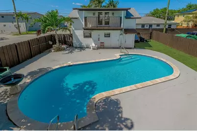 2447  Roosevelt St, Hollywood, FL 33020 - Photo 19