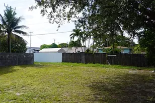 1011 Sharar Ave, Opa-Locka, FL 33054 - Photo 19