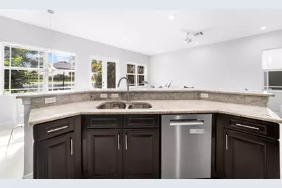 9730  Blue Isle Bay, Parkland, FL 33076 - Photo 15