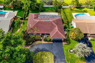 11020 NW 8th Ct, Coral Springs, FL 33071 - Photo 5