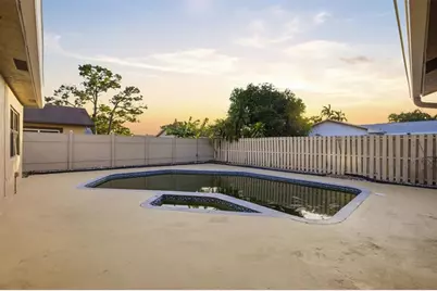 2702 NW 98th Way, Coral Springs, FL 33065 - Photo 23