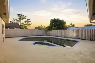 2702 NW 98th Way, Coral Springs, FL 33065 - Photo 23