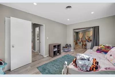 1570 NE 30th Pl, Oakland Park, FL 33334 - Photo 35